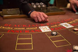 Pengguna Indonesia menjelajahi Rummy Online